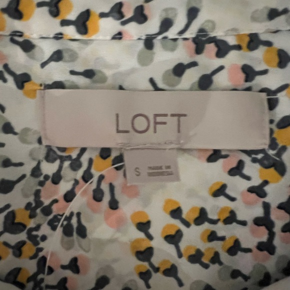 Ann Taylor Loft - sheer sleeveless blouse - size small - Picture 4 of 5